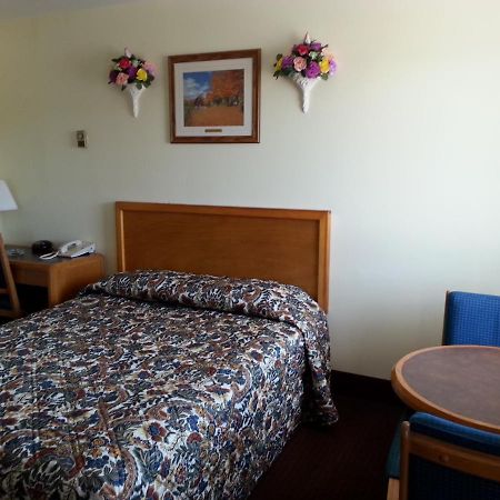River Mist Inn Sturgeon Falls Bagian luar foto