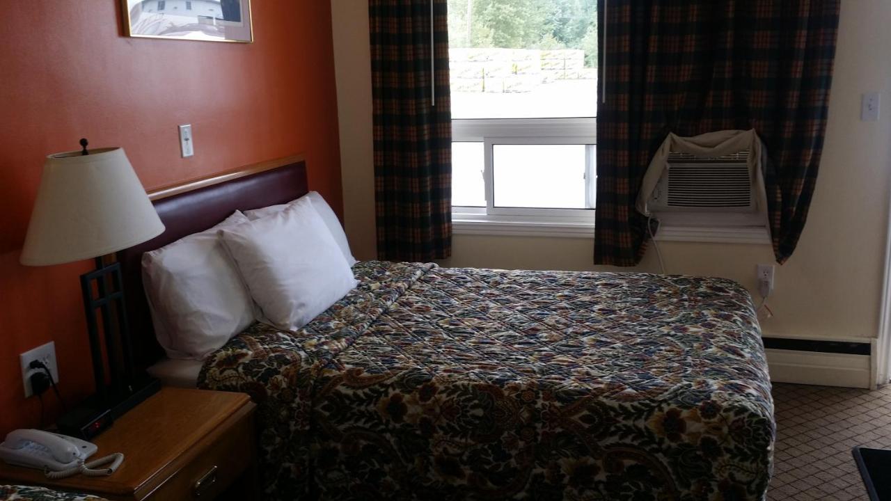 River Mist Inn Sturgeon Falls Bagian luar foto