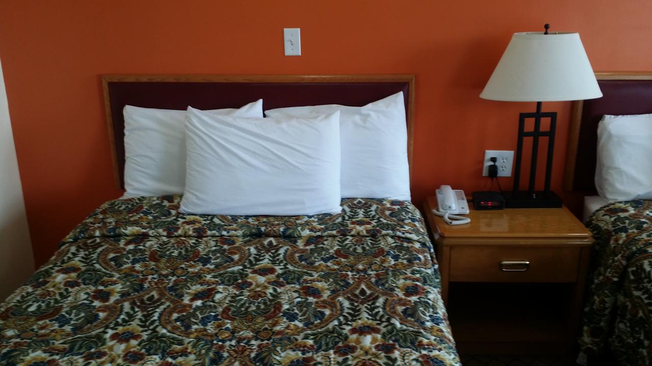 River Mist Inn Sturgeon Falls Bagian luar foto