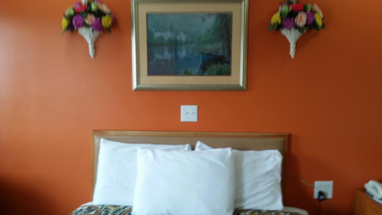 River Mist Inn Sturgeon Falls Bagian luar foto
