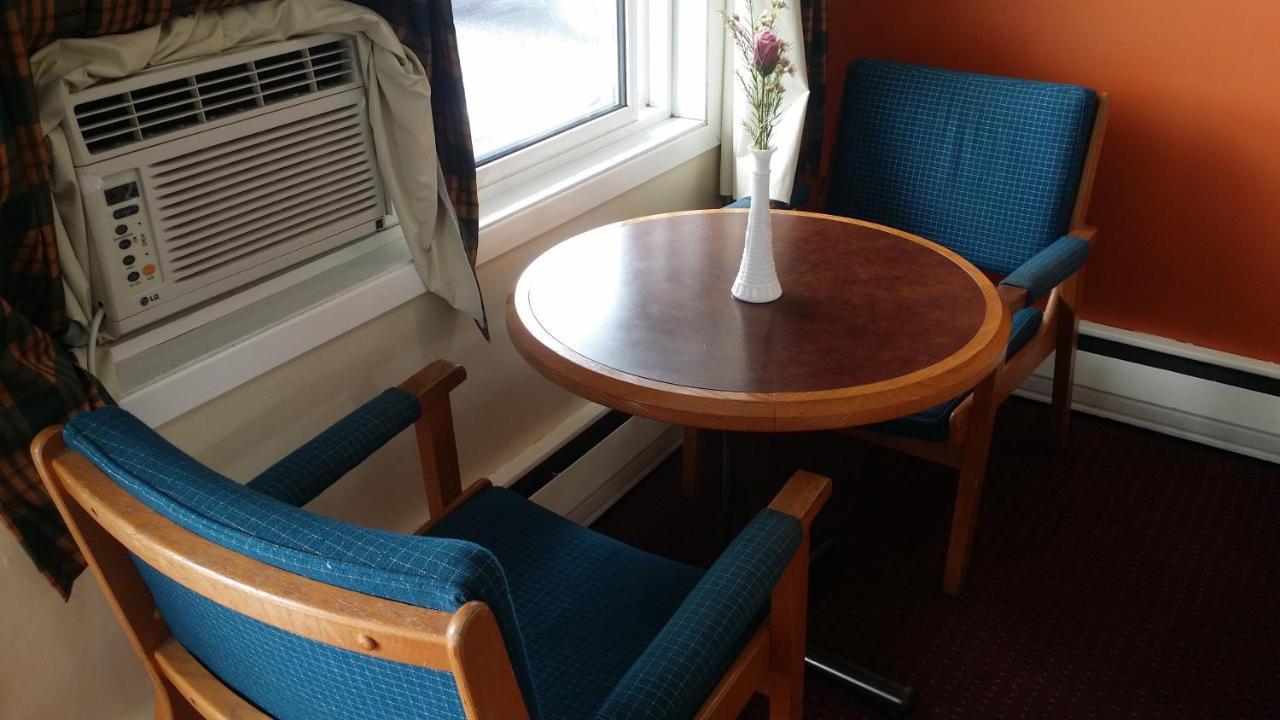 River Mist Inn Sturgeon Falls Bagian luar foto