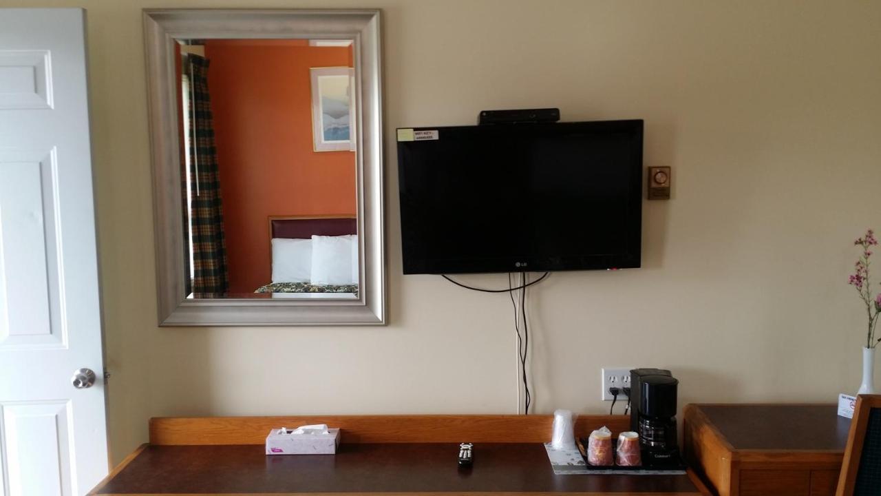 River Mist Inn Sturgeon Falls Bagian luar foto