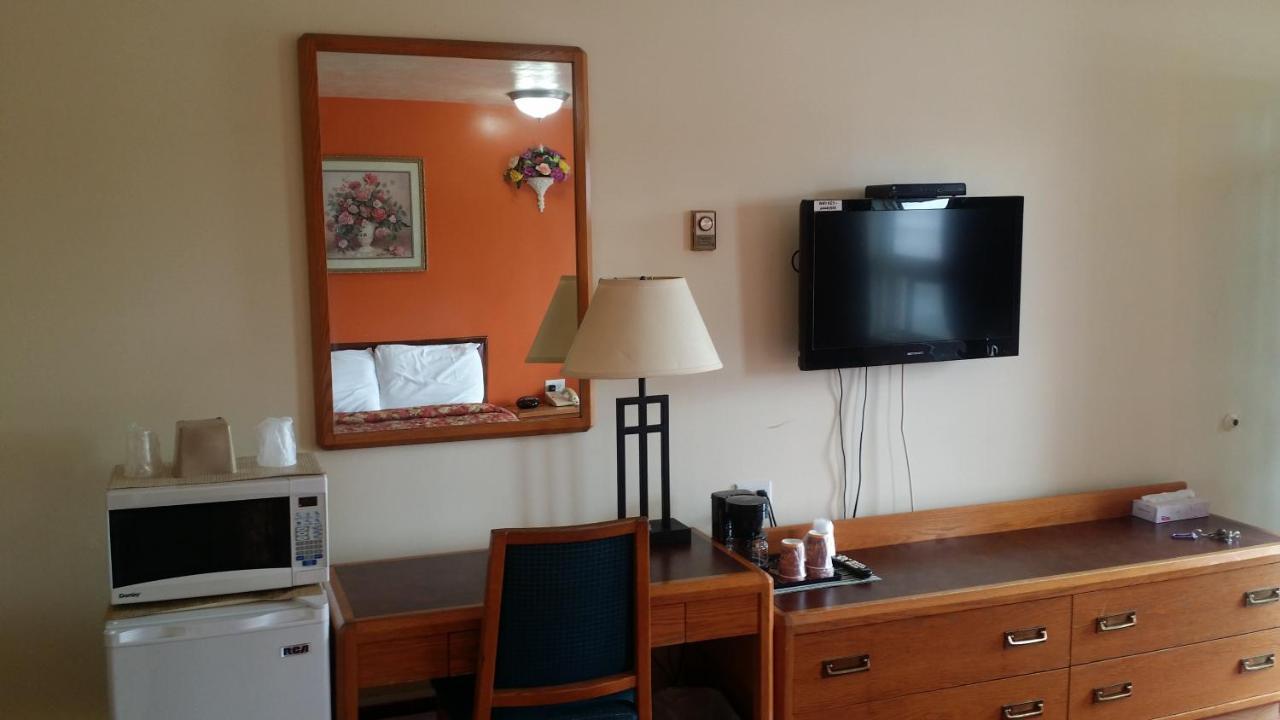 River Mist Inn Sturgeon Falls Bagian luar foto