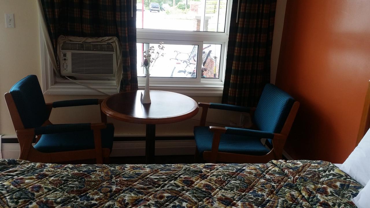 River Mist Inn Sturgeon Falls Bagian luar foto