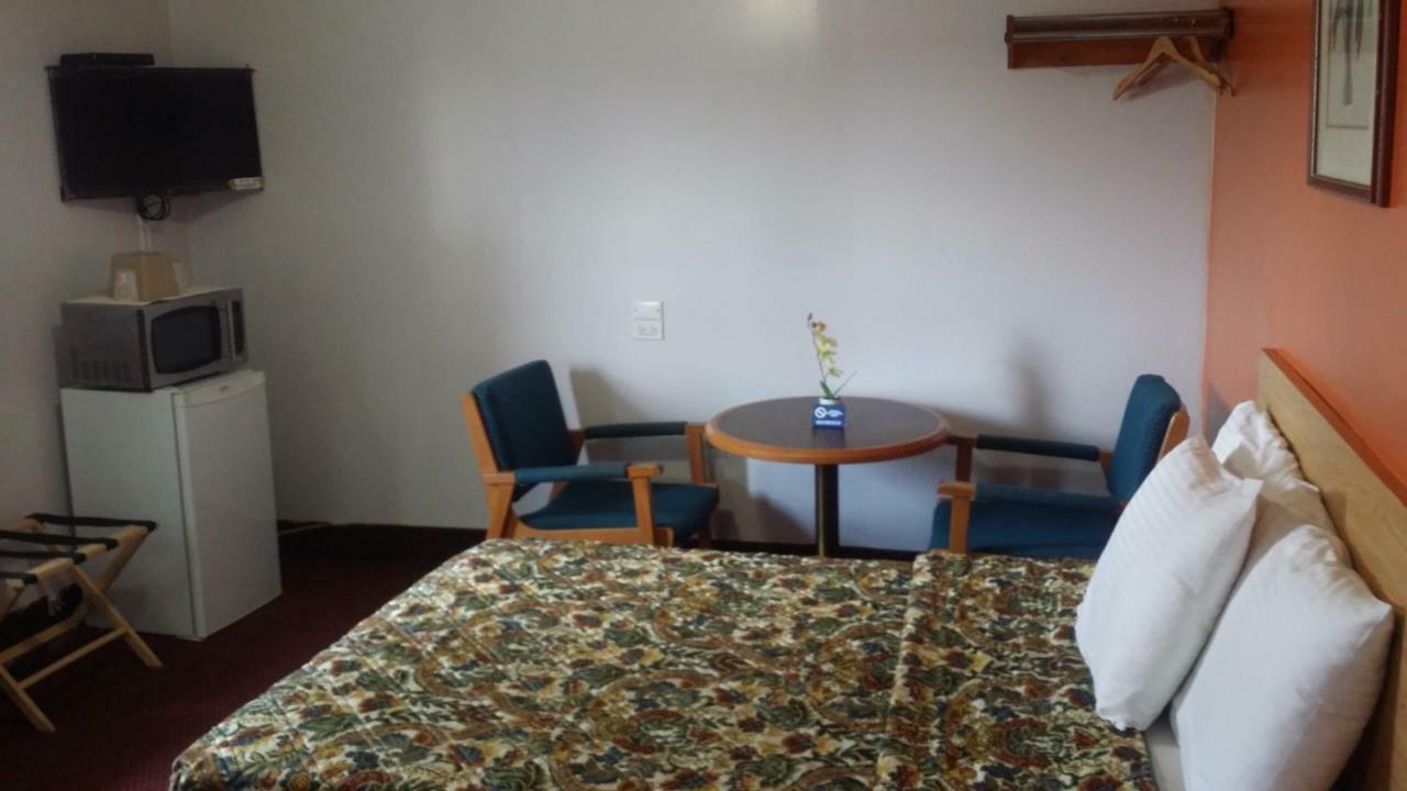 River Mist Inn Sturgeon Falls Bagian luar foto