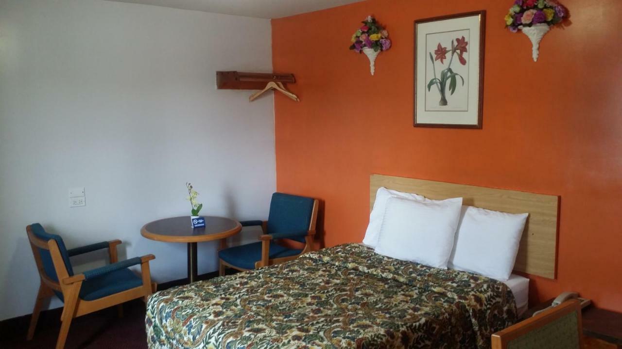 River Mist Inn Sturgeon Falls Bagian luar foto