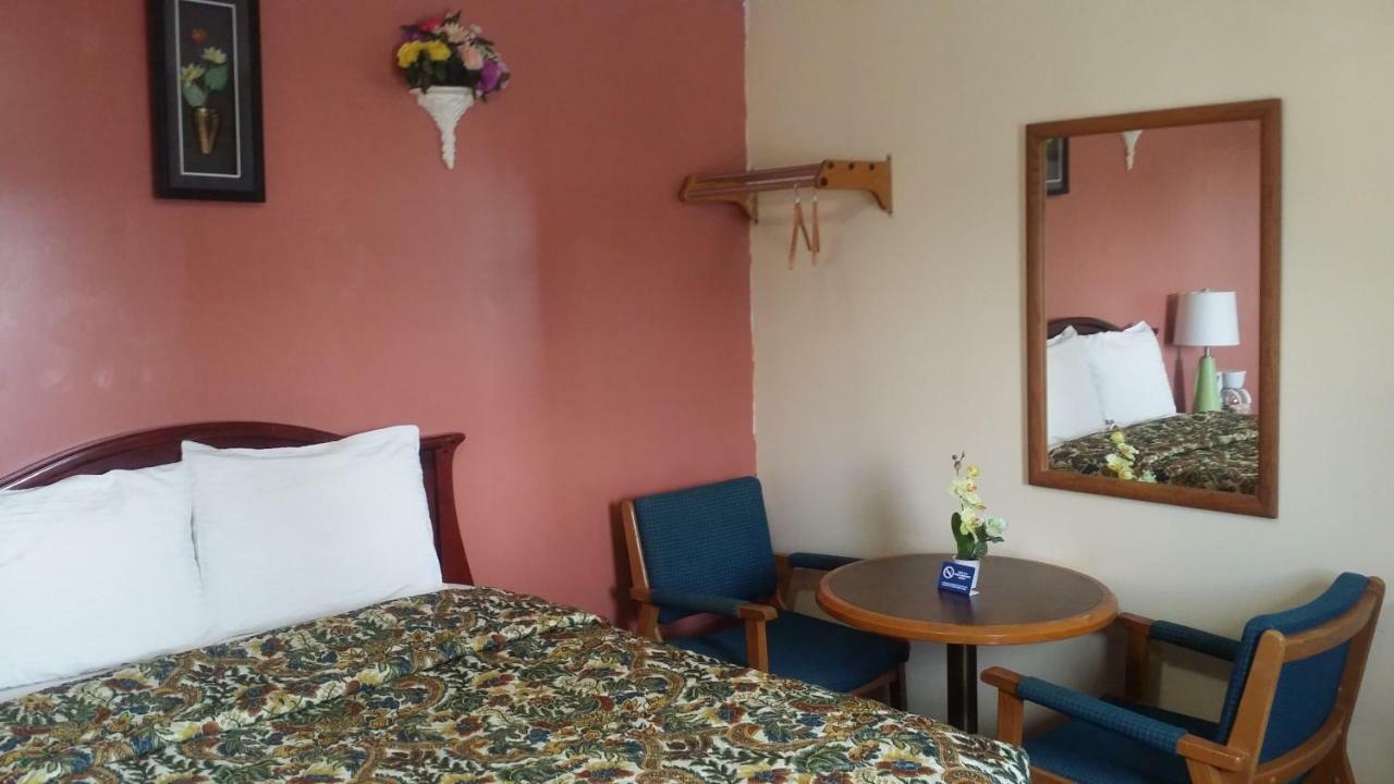 River Mist Inn Sturgeon Falls Bagian luar foto